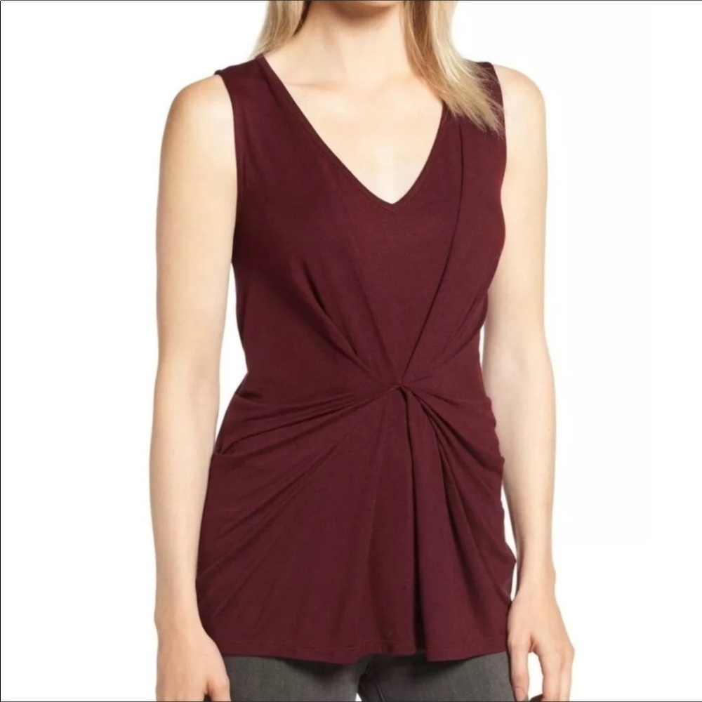 🔥Trouvé sleeveless burgundy top Medium NWT